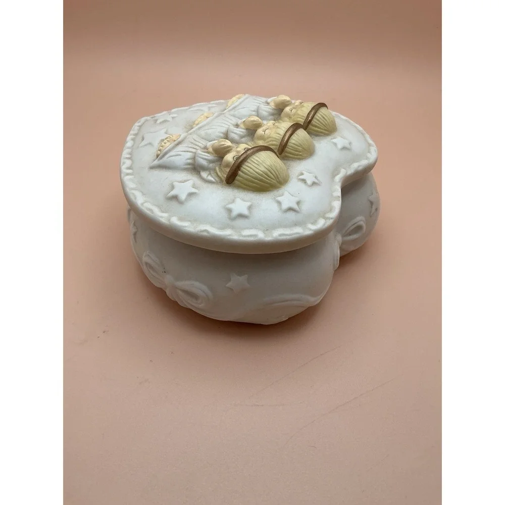 Three Little Praying Angels, Heart Shaped Vintage Ceramic Trinket Jewelry Box‎